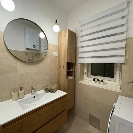Gold Wing Apartment Sinj