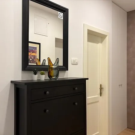 Gold Wing Apartment Sinj